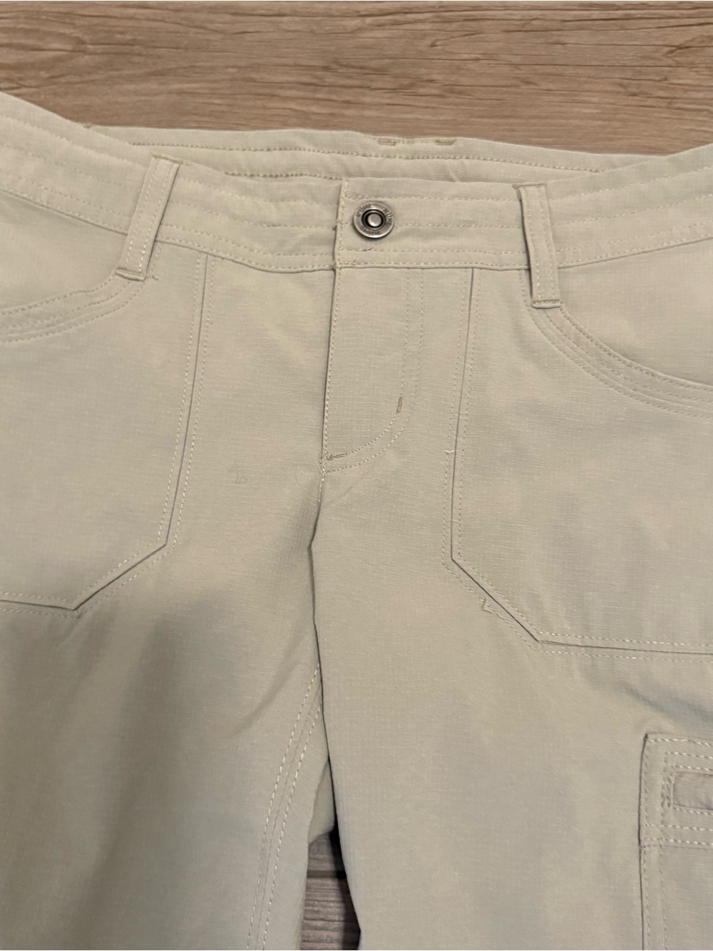 Kuhl Bermuda Roll Tab Shorts Size 2 - Picture 3 of 6